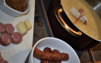 Fondue au Val de Loue et saucisse de Morteau