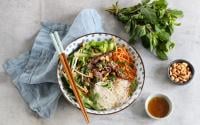 Comment réaliser un bò bun à la maison, cette salade délicieuse vietnamienne ?