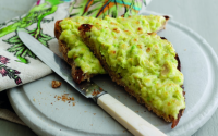 Avocat fromage sur un toast