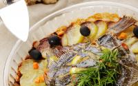 Turbot au four aux herbes aromatiques