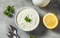 Elle est idéale avec des frites ou une bonne viande grillée ! Ce chef dévoile sa recette pour préparer une bonne sauce tartare
