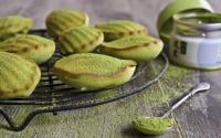 Mini-madeleines au thé matcha