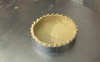 Chiqueter une pâte à tarte