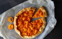 Tarte aux abricots : comment éviter que le jus des fruits ne détrempe la pâte ?