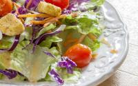 5 trucs qui croquent à rajouter dans une simple salade verte