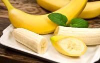 Ne jetez plus les filaments des bananes ! Une nutritionniste dévoile leurs incroyables  bienfaits et la manière de les utiliser