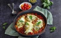 Il se prépare en 15 min seulement : la recette du poulet au pesto, tomates cerises et mozzarella