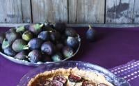 Tarte à la cannelle aux figues et aux raisins