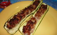 Courgettes farcies aux saucisses