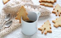 Sablé sapin à poser sur une tasse