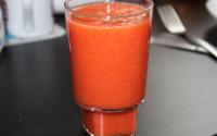 Jus de fruit pomme, orange et fraise