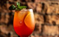 Ce cocktail à base de prosecco se prépare avec seulement 2 ingrédients et rafraîchit dès la première gorgée