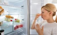 3 astuces pour enlever les mauvaises odeurs du frigo