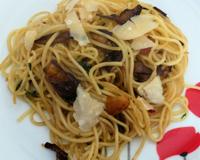 Une recette de saison, pleines de saveurs avec de délicieux champignons et de belles lamelles d'ails.