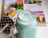 Une jolie couleur pastel obtenue grâce au pigment naturellement bleu de la spiruline, soluble dans l'eau.