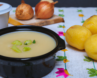 Velouté de pommes de terre et poireaux épicé