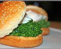 Un hamburger plus diététique que le classique ! ou comment faire manger des épinards aux enfants...
