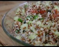 N'ayant point de boulghour dans mes placards, pourtant remplis de céréales, j'ai opté pour du quinoa beaucoup plus léger et parfumé en goût. Ce taboulé alors fraîchement…