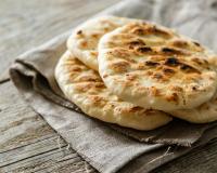 “Super pour vos sandwichs, vos grillades et vos tartinades” : François-Régis Gaudry  vous conseille une recette inratable et facile de pains pitas !