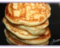 La tradition russe veut que les blinis se mangent chauds et salés pendant le Carême arrosés de Vodka.
