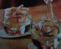 Verrines de crevettes roses, pêches blanches, verveine citronnée