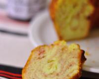 Une recette de gâteau marbré au citron et à la Confiture de Cerises Griottes à réaliser avec votre enfant !Une recette proposée par Salma du blog 'Cuisinons en couleurs'.