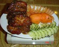 Ces travers de porcs sont très simples à faire. La cuisson se fait toute seule, et on peut préparer la marinade et la viande à l'avance.