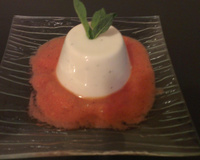 Panna-cotta au chèvre et coulis de tomates à la menthe