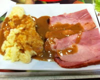 Jambon braisé à la sauce Madère