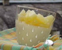 Panna cotta à la noix de coco et à l'ananas