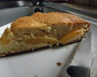 Moelleux aux abricots et à l'amande agrémenté d'une touche de vanille.