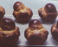 La véritable brioche est le résultat d'un savoir faire basé sur la gestion de la pâte et du temps de fermentation nécessaire à son développement - aucune comparaison…