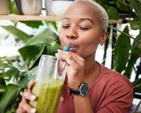 "C’est mon arme secrète" : ce gastro-entérologue conseille d’ajouter ce légume vert à tous vos smoothies !