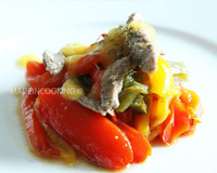 Salade de bœuf et aux poivrons confits sauce abricots