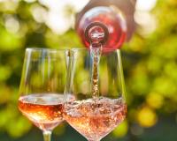 Cette idée reçue sur le vin rosé est totalement fausse !