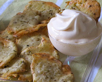 Mousse à l'ail de Lomagne et ses tuiles aux herbes de Provence