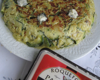 Galette de pommes de terre et courgettes aux oignons et Roquefort.