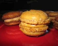Macarons à la crème aux Spéculoos. Grand succés auprès de tous.