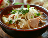 Soupe de porc et de nouilles comme à Pékin