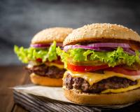 Distribution gratuite de burgers à Paris : comment en profiter ?