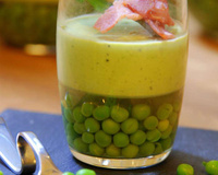 Panna cotta aux petits pois et à la menthe