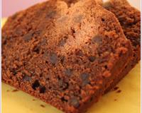 Voici une très belle recette de cake au bon goût de chocolat et avec une texture moelleuse à souhait apportée par le célèbrissime 'cream cheese', j'ai nommé...le Philadelphia