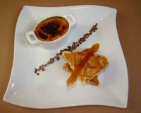 Assiette gourmande ch'ti : Mini crème brûlée à la chicorée et gaufres aux éclats de speculoos et sucre grains