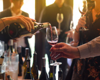 Ils bernent le jury avec un vin à 2 euros et décrochent la Médaille d'Or du concours !