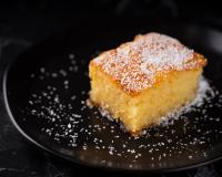 Connaissez-vous le basboussa, ce gâteau à base de fleur d’oranger et de semoule très facile à réaliser ?