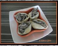 A servir en entrée ou pour vos apéritifs dilatoires dans des petites caissettes ou des petits plats en porcelaine, ces mise-en-bouches sont à déguster bien fraîches.…