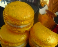 L'année débute avec l'épiphanie, on reste avec la traditionnelle découverte de la fève mais cette fois ci présentée sous forme de macarons, un plaisir pour les papilles…