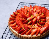 "Pour conserver tout le croustillant de la pâte..." : notre chef dévoile ses astuces pour réussir la tarte aux fraises !