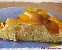 Moelleux au yaourt vanillé et ses abricots caramélisés