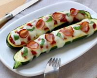 Nous avons adoré ces courgettes farcies comme une pizza. A vous de les faire à la maison avec notre pas à pas.
